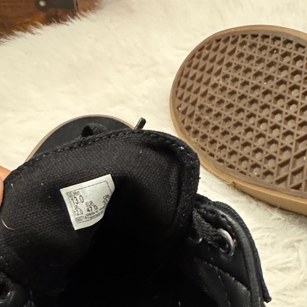 Vans Men's Black and White Sneakers with Tan Sole Size 13 pre-owned. - Picture 5 of 6
